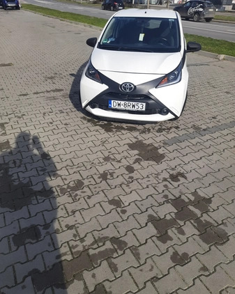 Toyota Aygo cena 26900 przebieg: 75300, rok produkcji 2016 z Wrocław małe 667